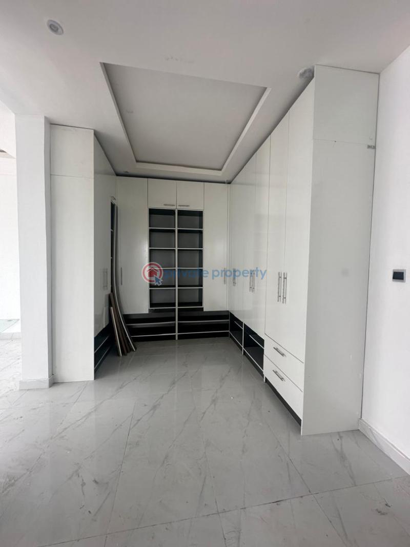4 bedroom Semi detached Duplex For Sale Lakeview Estate Lekki Phase 2 Lagos - 5