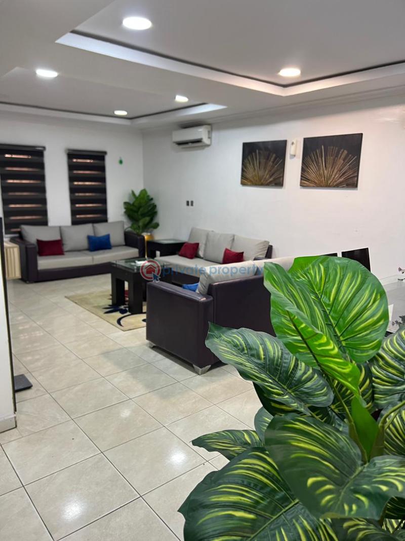 4 bedroom Flat & Apartment Short let Mende Maryland Lagos - 0
