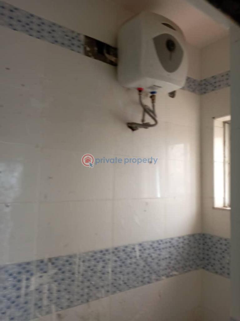 4 bedroom House For Sale Basheer Augusto Off Bode Thomas Surulere Lagos - 15