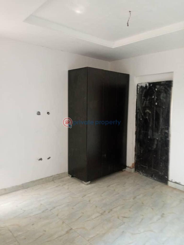 4 bedroom House For Sale Basheer Augusto Off Bode Thomas Surulere Lagos - 9