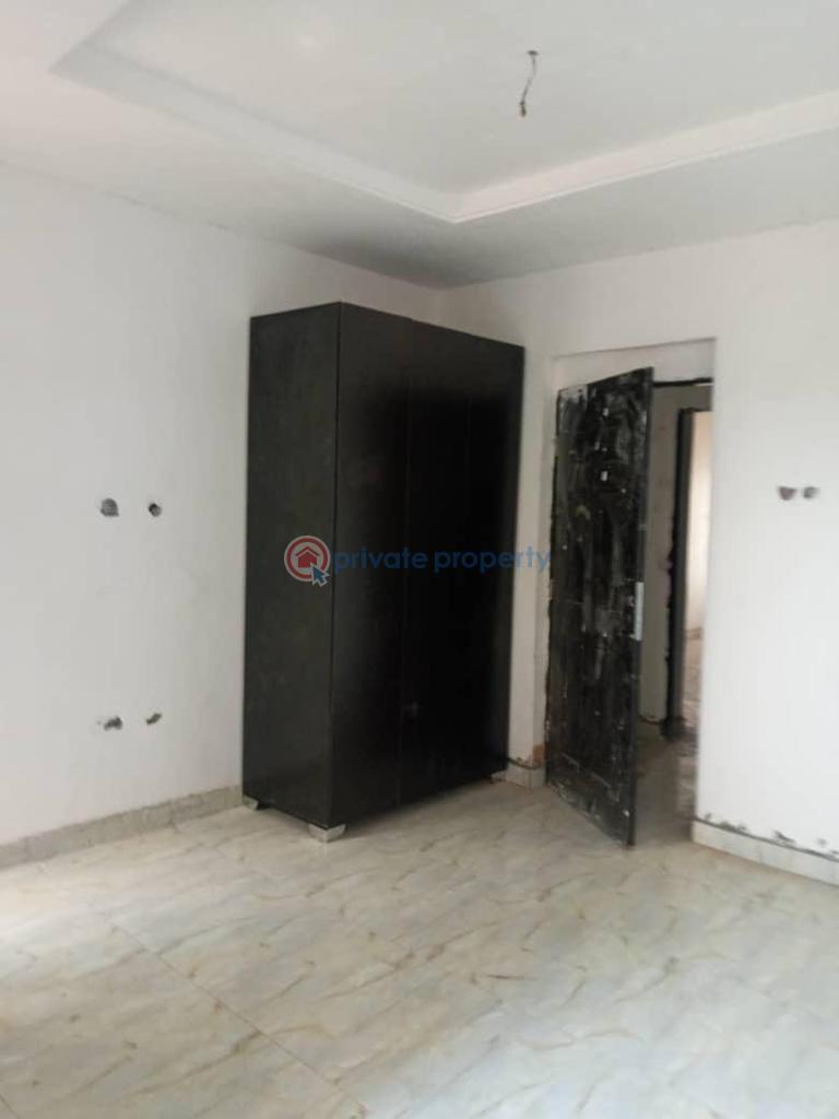 4 bedroom terrace all  rooms en-suite with 1 bq - 6 4 bedroom Terrace For Sale Basheer Augusto Off Bode Thomas, Surulere Lagos - 6