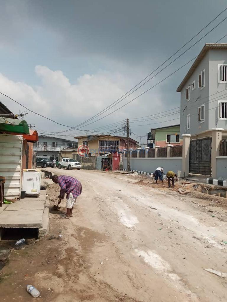 4 bedroom House For Sale Basheer Augusto Off Bode Thomas Surulere Lagos - 8