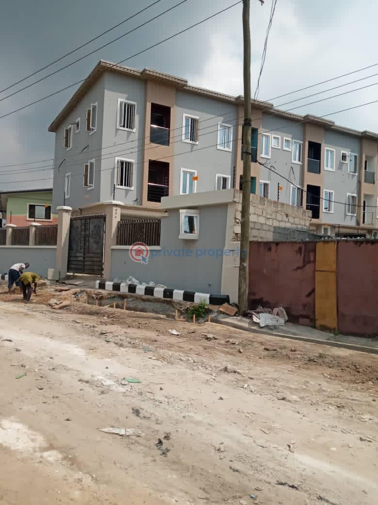 4 bedroom Terrace For Sale Basheer Augusto Off Bode Thomas, Surulere Lagos - 0