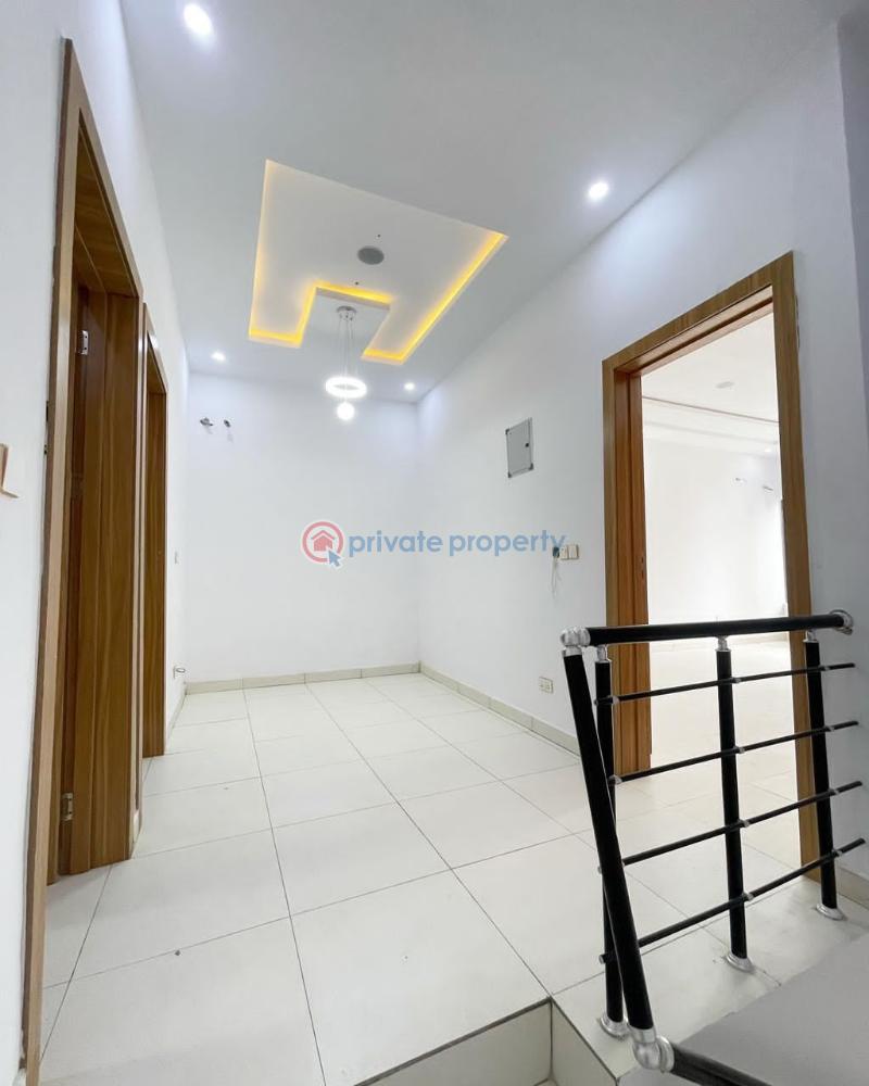 4 bedroom Terrace For Sale Neighbourhood* Abraham Adesanya Estate Mother & Child Healthcare Center Royal Garden, Ajah Ajiwe Police Station Lagos Business School Hi Life Estate Abraham Adesanya Ajah Lagos - 3