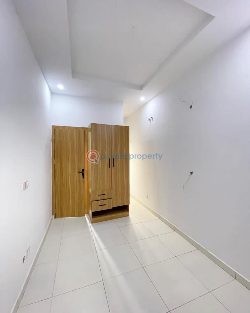 4 bedroom Terrace For Sale Neighbourhood* Abraham Adesanya Estate Mother & Child Healthcare Center Royal Garden, Ajah Ajiwe Police Station Lagos Business School Hi Life Estate Abraham Adesanya Ajah Lagos - 8