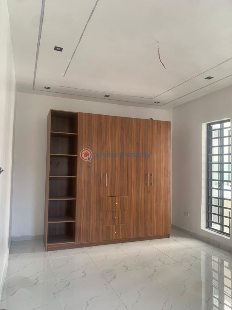 4 bedroom House For Sale Phase 1 Lekki Lagos - 3