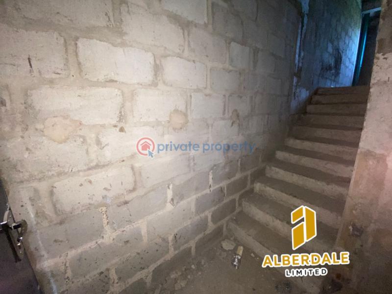4 bedroom Terraced Duplex For Sale Atunrase Medina Gbagada Lagos - 1