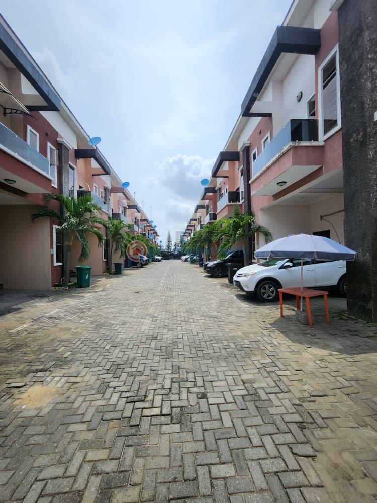 4 bedroom Terraced Duplex For Rent Chevron Lekki Lagos - 0