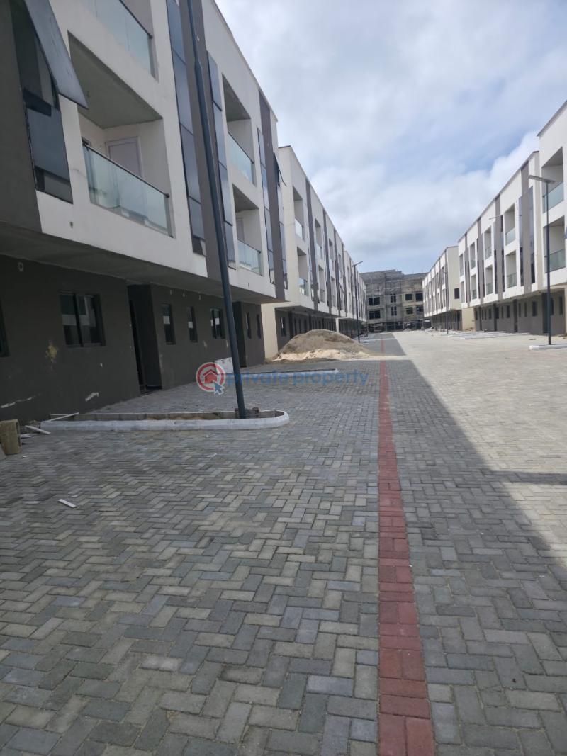 4 bedroom Terraced Duplex For Sale . Lekki Phase 1 Lagos - 2