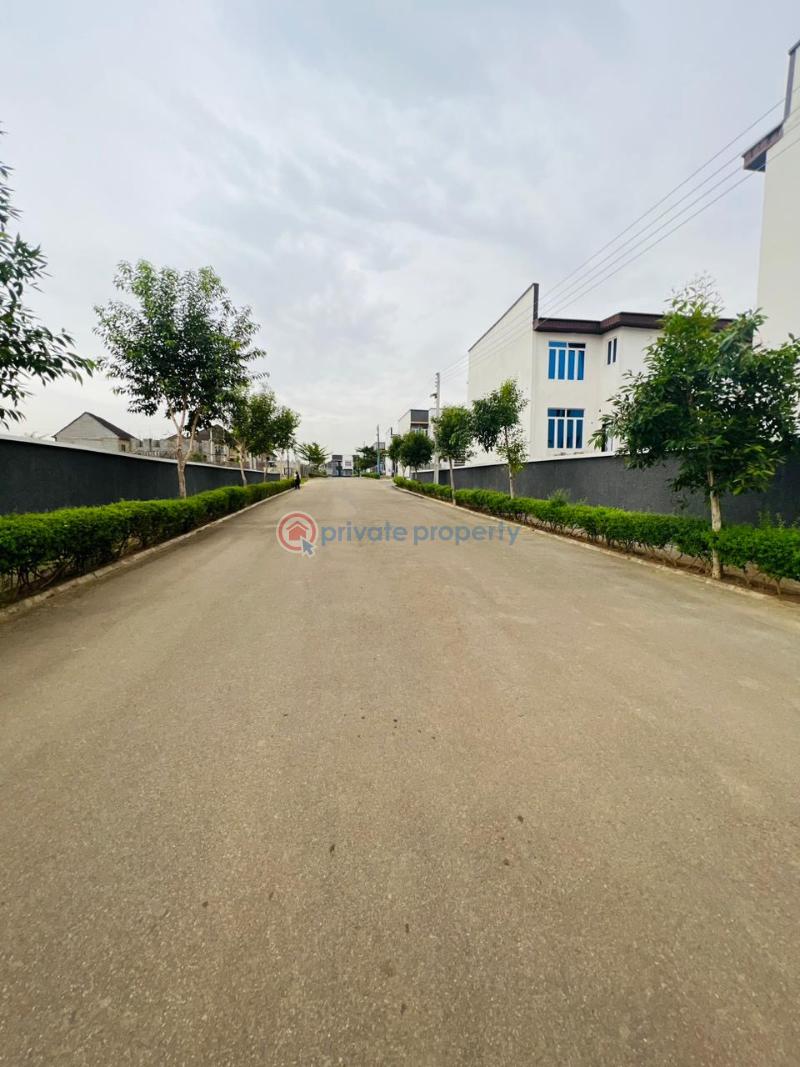 4 bedroom terrace duplex - 2 4 bedroom Terraced Duplex For Sale F01 Lugbe Abuja Phase 4  - 2