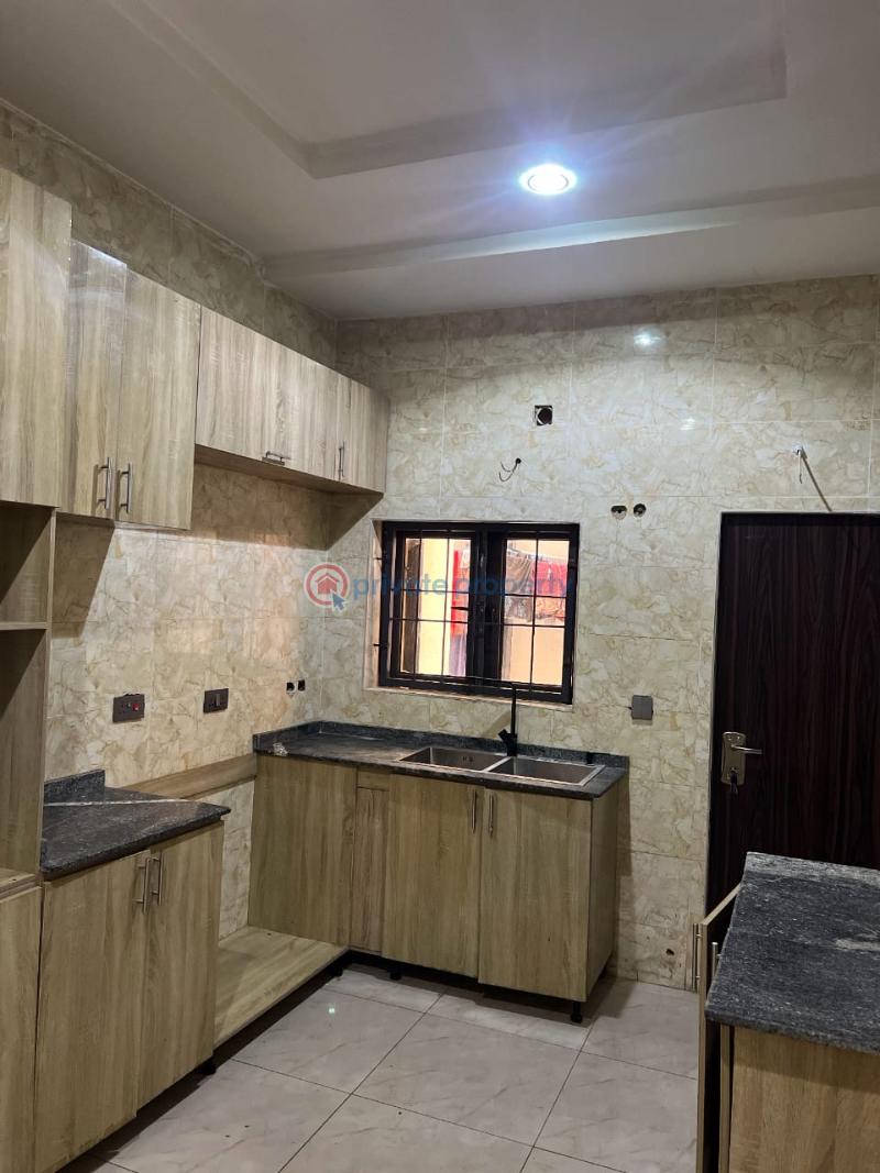 4 bedroom Terraced Duplex For Rent Guzape Main Guzape Abuja Phase 1  - 3