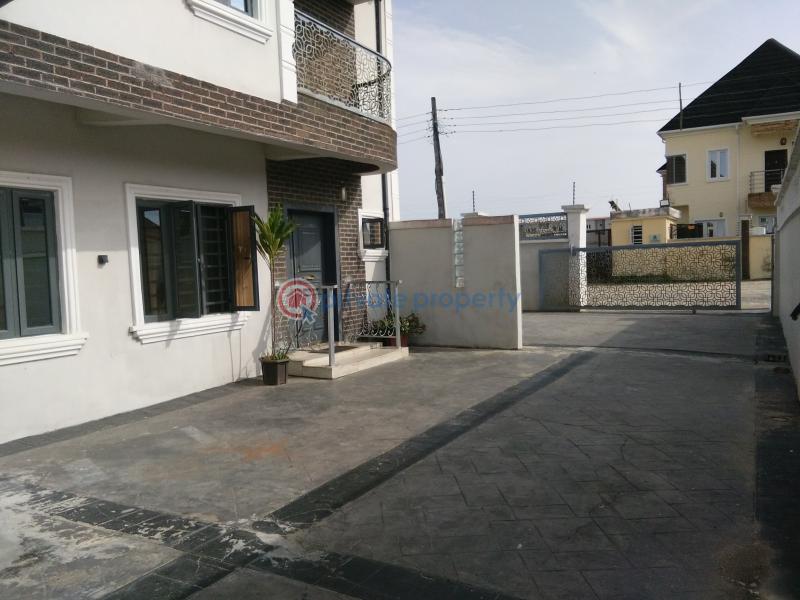 4 bedroom Terrace For Sale New Road Alpha Beach Lekki Lagos - 0