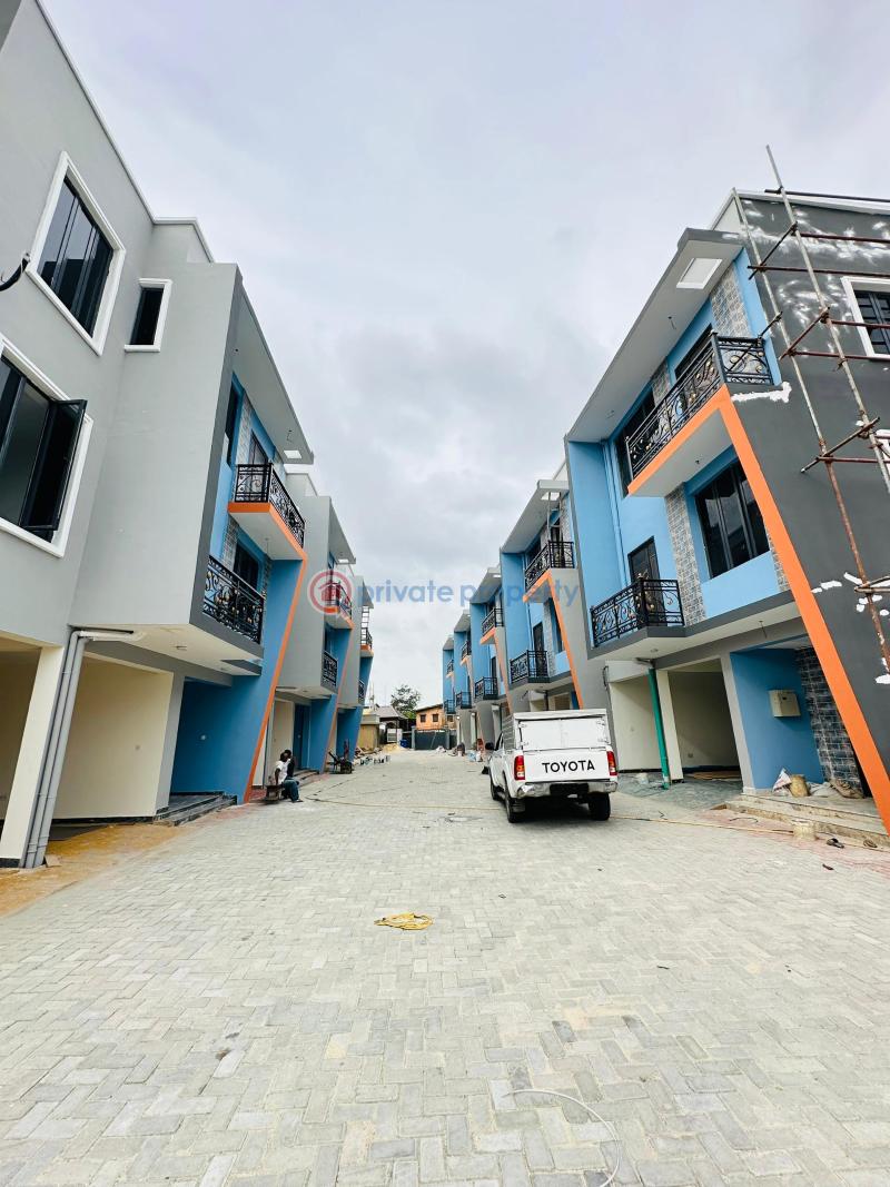4 bedroom Terrace For Sale Yaba Lagos - 7