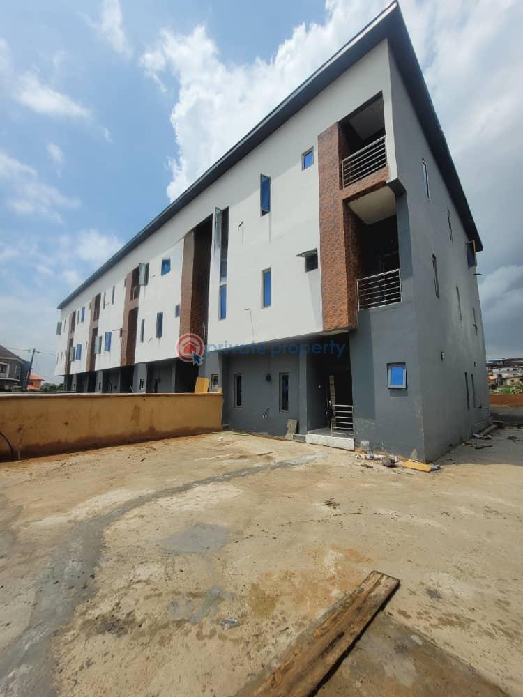 4 bedroom Terrace For Sale Magodo Phase 2 Magodo Isheri Ikeja Lagos - 1