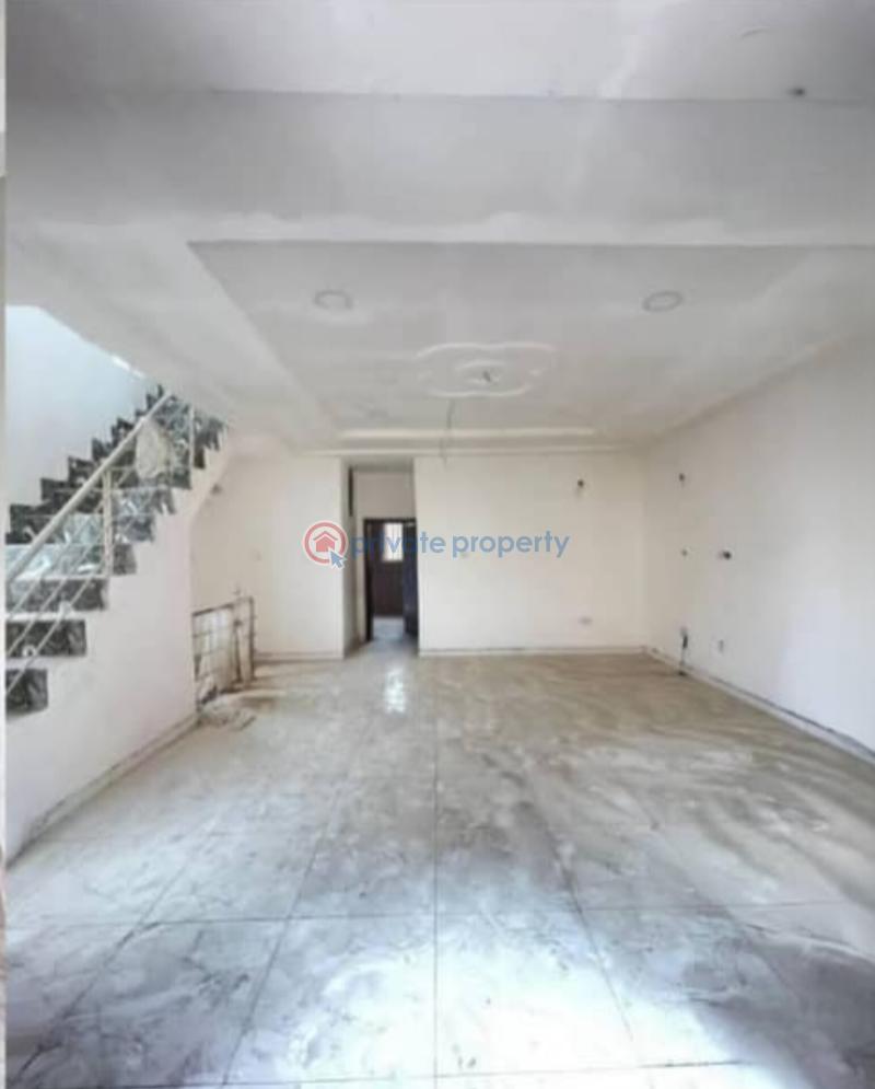 4 bedroom Terrace For Sale Alagomeji Yaba Lagos - 2