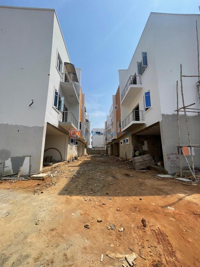 5 bedroom Terraced Duplex For Sale Ogudu Gra Phase 2 Lagos Ogudu GRA Ojota Lagos - 1