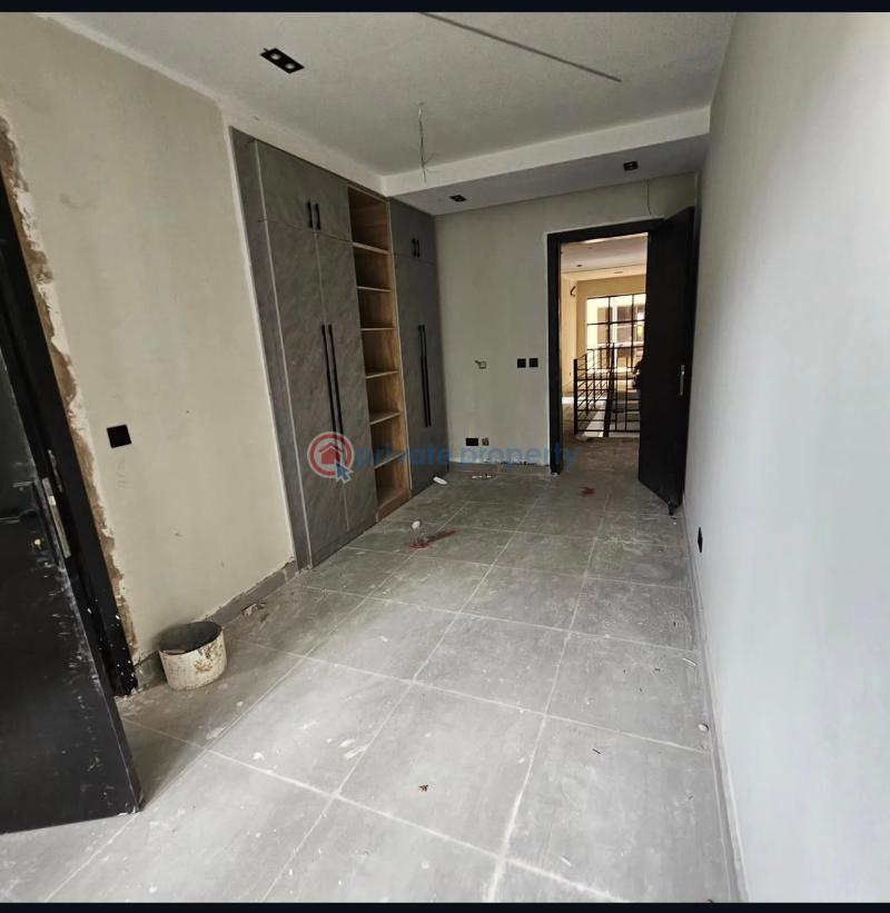 4 bedroom Terraced Duplex For Sale Obanikoro Lagos Anthony Village Maryland Lagos - 2