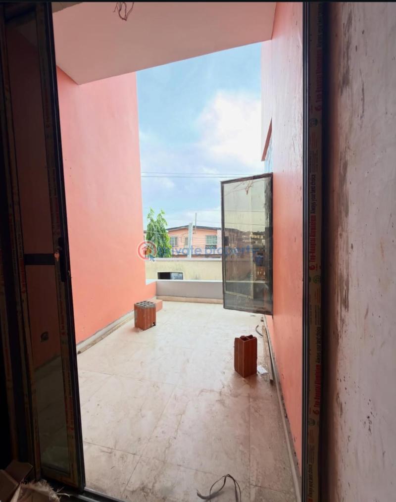 4 bedroom Terraced Duplex For Sale Mende Maryland Lagos - 5