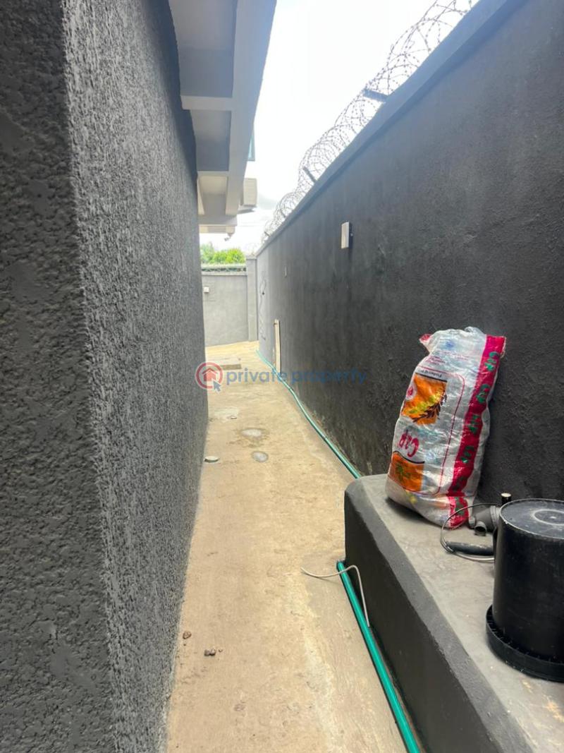 4 bedroom Terraced Duplex For Sale Magodo Gra Phrase 1 Magodo Kosofe/Ikosi Lagos - 6