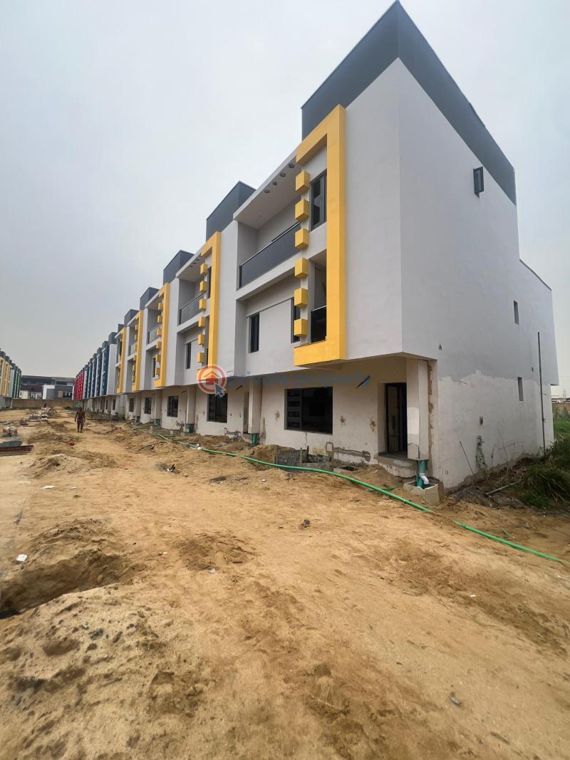 4 bedroom Terraced Duplex For Sale Ogudu GRA Lagos - 2