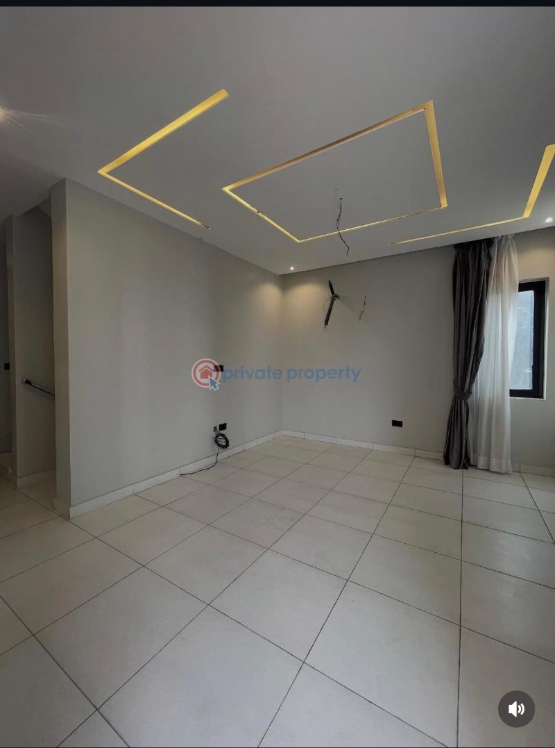 4 bedroom Terraced Duplex For Sale 📍 Location:lekki Foreshore Estate, Freedom Road Extension Lekki Phase 1 Lekki Phase 1 Lagos - 11