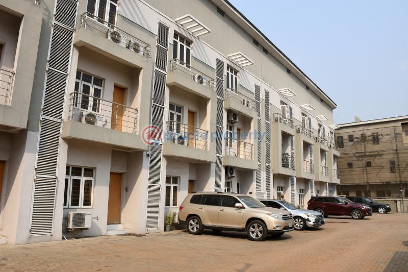 4 bedroom Terrace For Sale Maryland Lagos - 0
