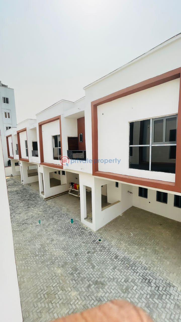 For sale 4 bedroom Terraced Duplex Alpha Beach Estate Before Chevron