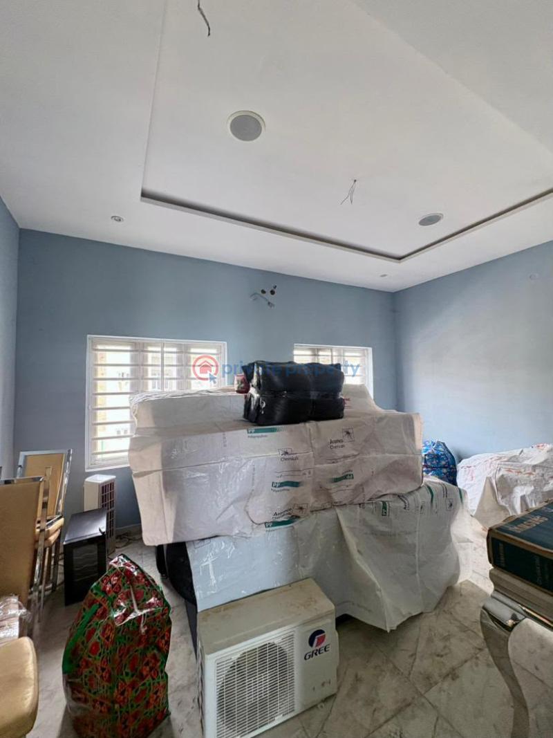 House For Sale Palms Groove Court, Iyaganku Road. Ibadan Oyo - 9