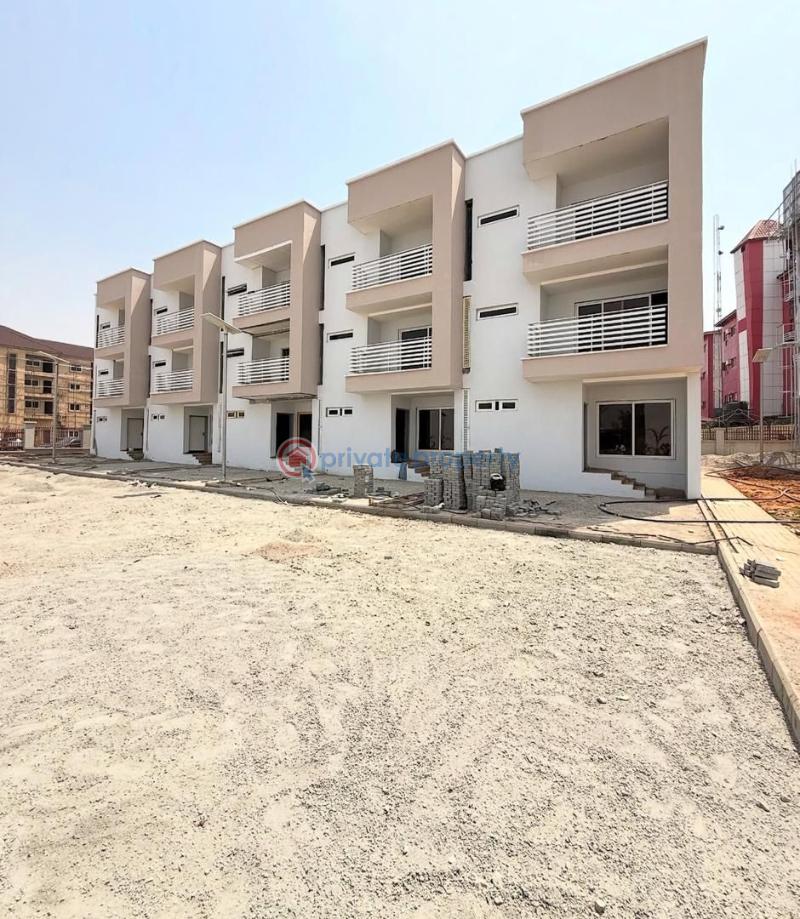 House For Sale Wuye Abuja Phase 2  - 4