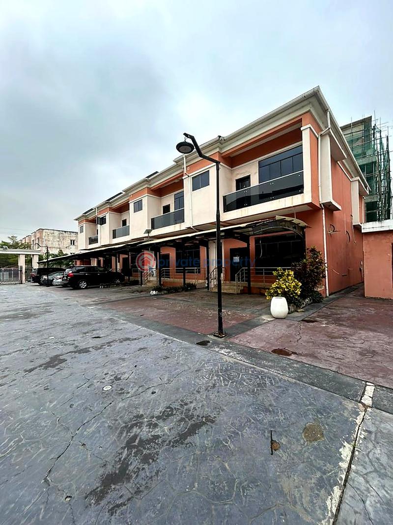 4 bedroom House For Rent Lekki Lagos - 1