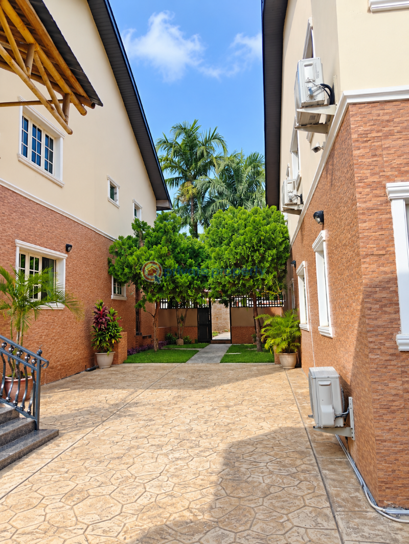 4 bedroom Semi detached Duplex For Rent Off Aminu Kano Crescent Wuse II Abuja Phase 1  - 3