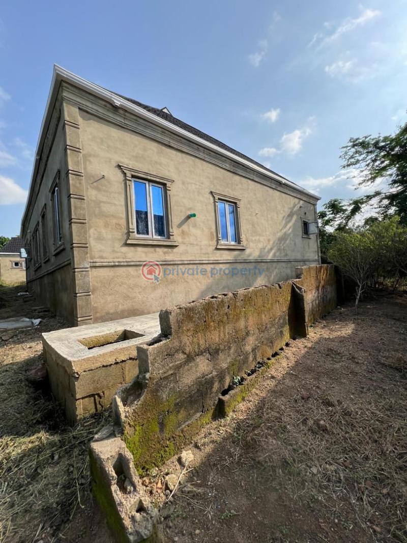 4 bedroom Detached Bungalow For Sale Ogundipe Near Kumopayi Olodo Garage Area Ibadan Oyo - 7