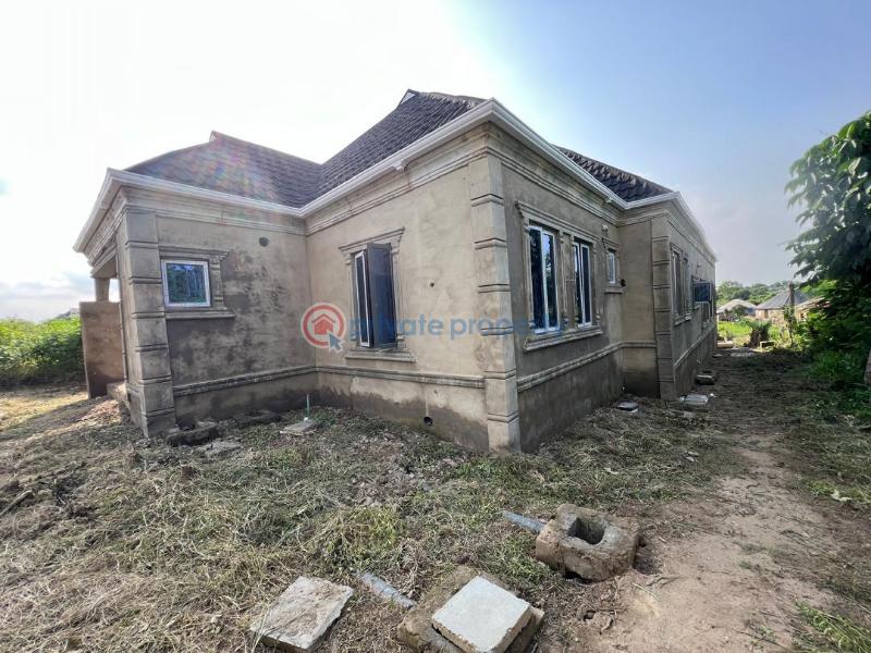 4 bedroom Detached Bungalow For Sale Ogundipe Near Kumopayi Olodo Garage Area Ibadan Oyo - 1