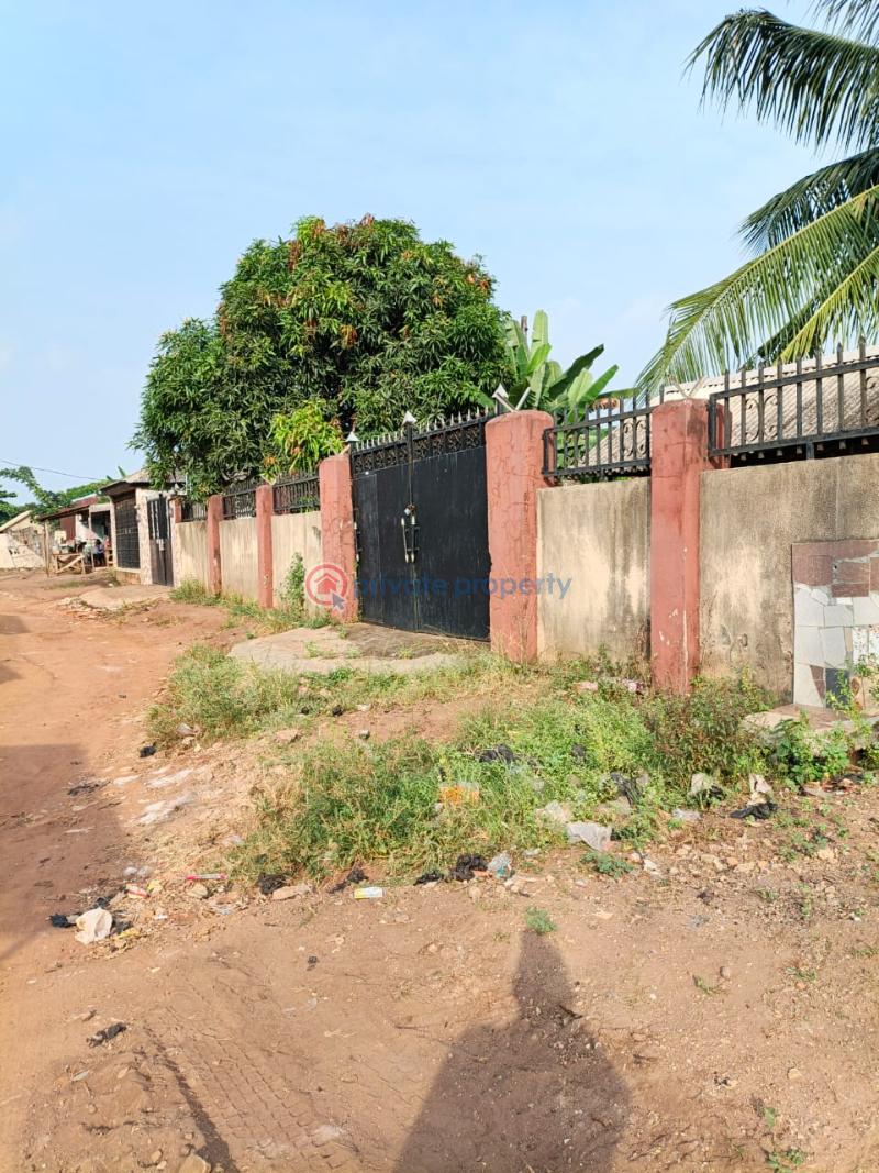 4 bedroom Bungalow For Sale Off Igbopa Road Ijede Ikorodu Lagos - 4