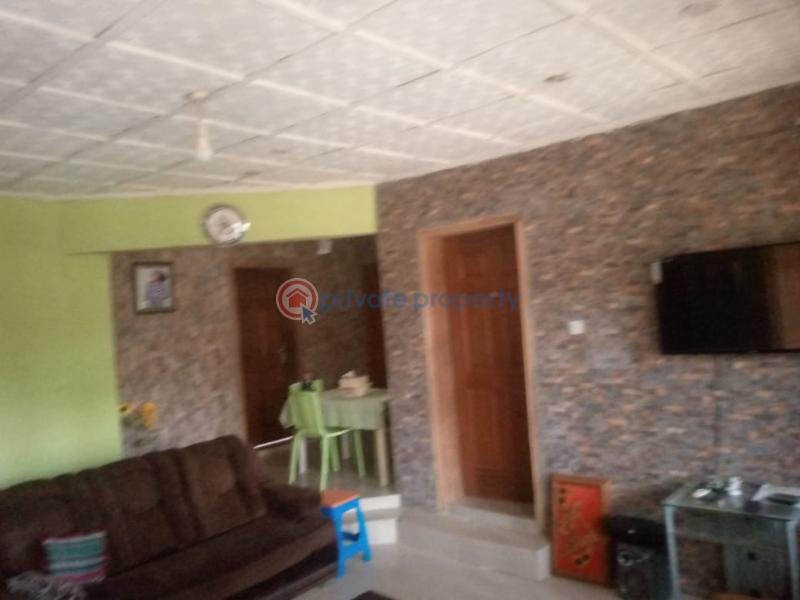 House For Sale *ologuneru Ekerin Bus Stop*. Ibadan Oyo - 3