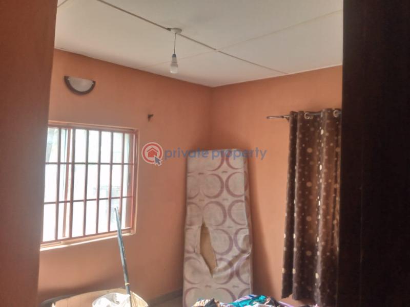 House For Sale *ologuneru Ekerin Bus Stop*. Ibadan Oyo - 4