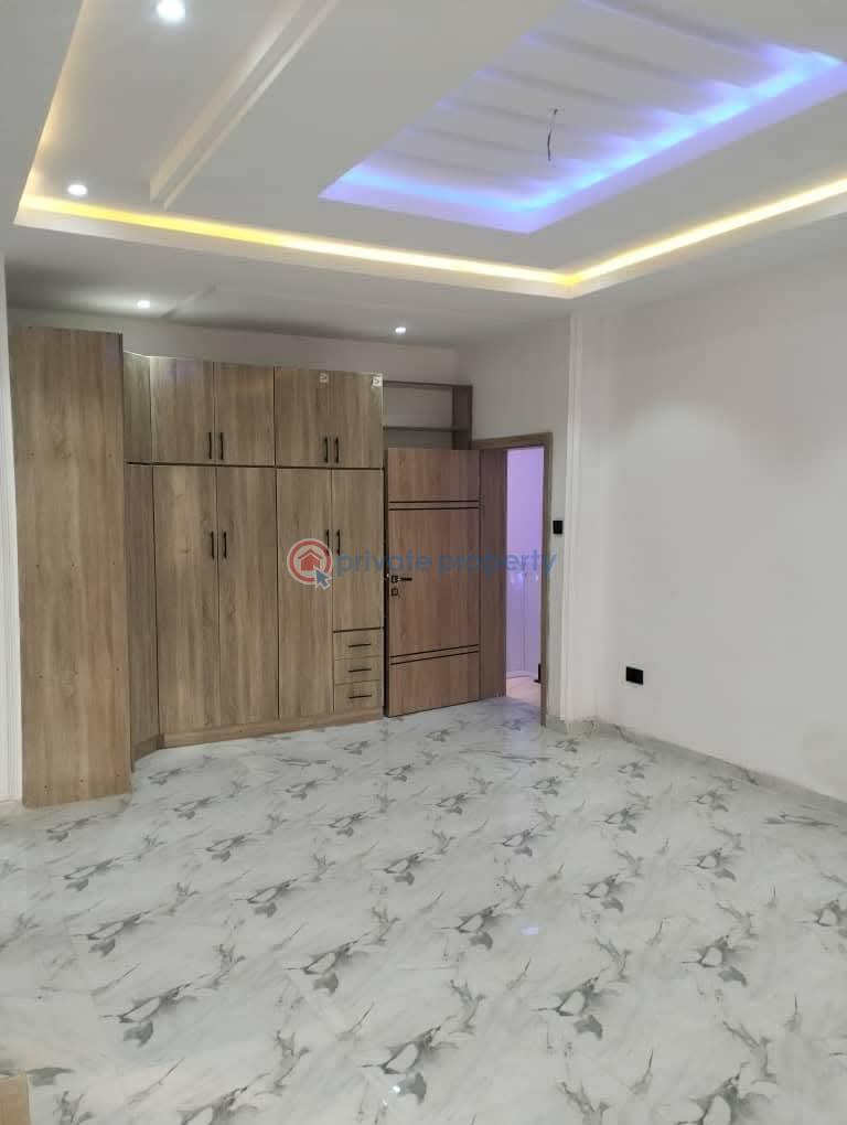 4 bedroom Detached Duplex For Sale Adeoje Estate, Off Akala Express Ibadan Oyo - 0