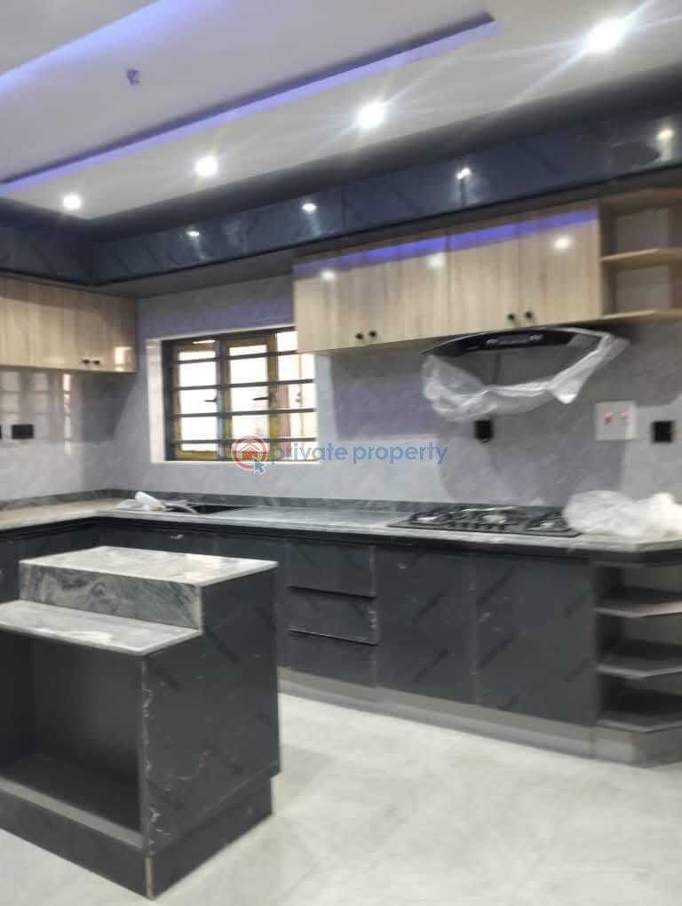 4 bedroom Detached Duplex For Sale Adeoje Estate, Off Akala Express Ibadan Oyo - 4