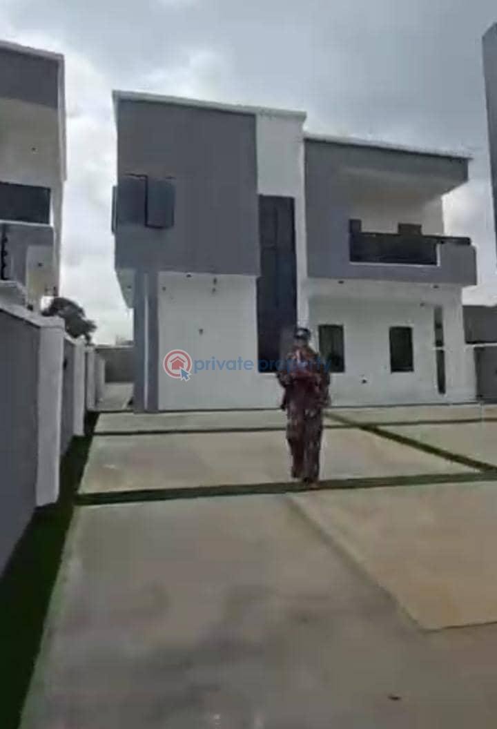 4 bedroom Detached Duplex For Sale Valley Estate In Golf Gra Enugu Area  - 1