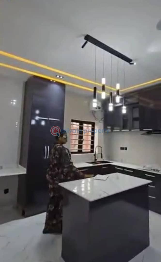 4 bedroom Detached Duplex For Sale Valley Estate In Golf Gra Enugu Area  - 14