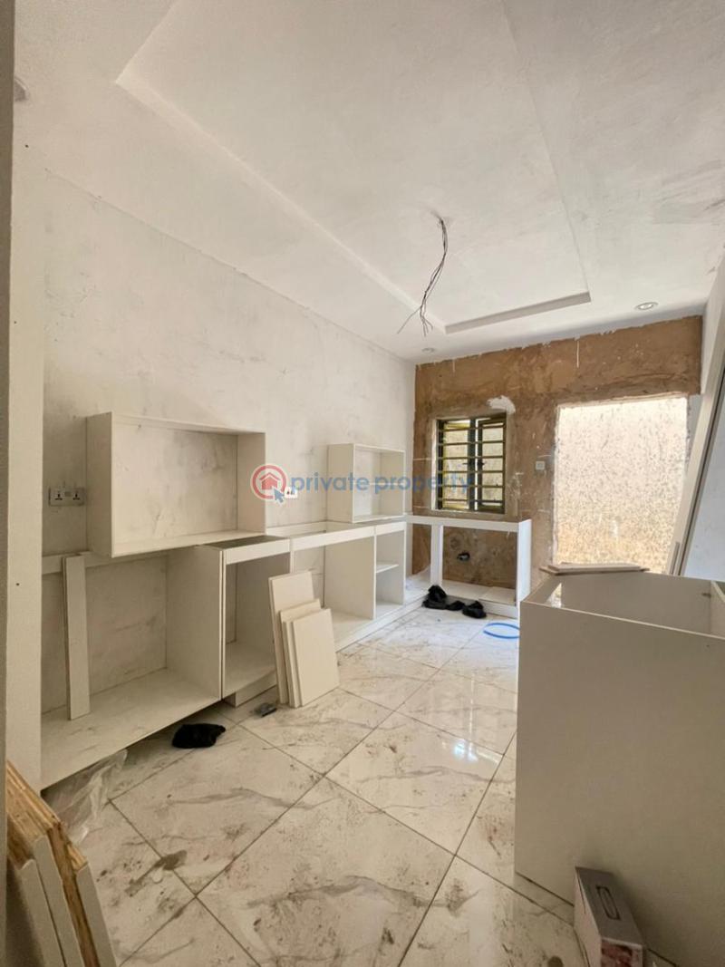 4 bedroom Detached Duplex For Sale Gbagada Phase 2 Lagos - 4