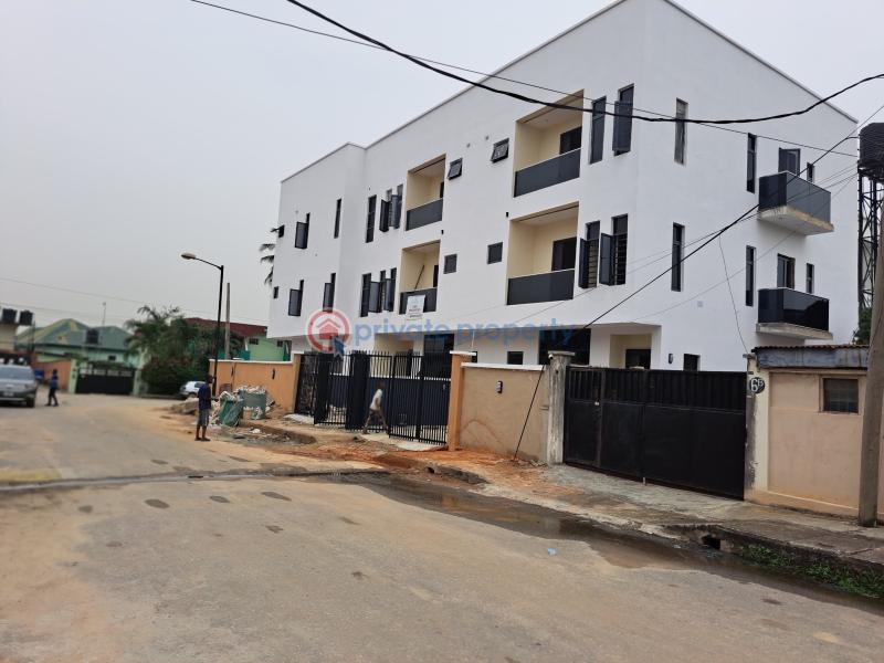4 bedroom Semi detached Duplex For Sale Ajao Estate, Anthony Maryland Lagos - 13