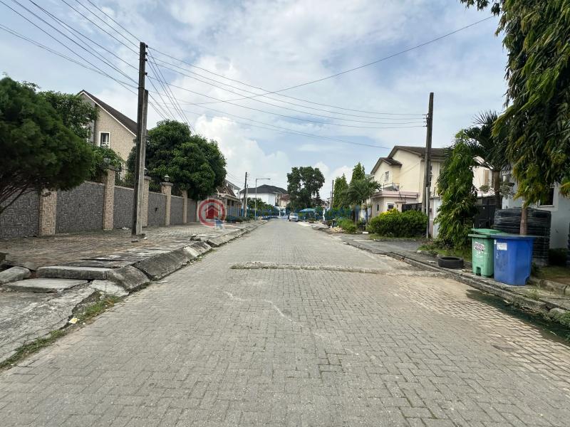 4 bedroom Maisonette For Sale Off Admiralty Way Lekki Phase 1 Lagos - 4