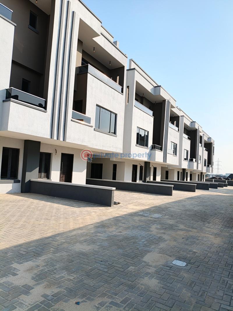 4 bedroom Semi detached Duplex For Sale Off Ramat Crescent Ogudu GRA Ojota Lagos - 1