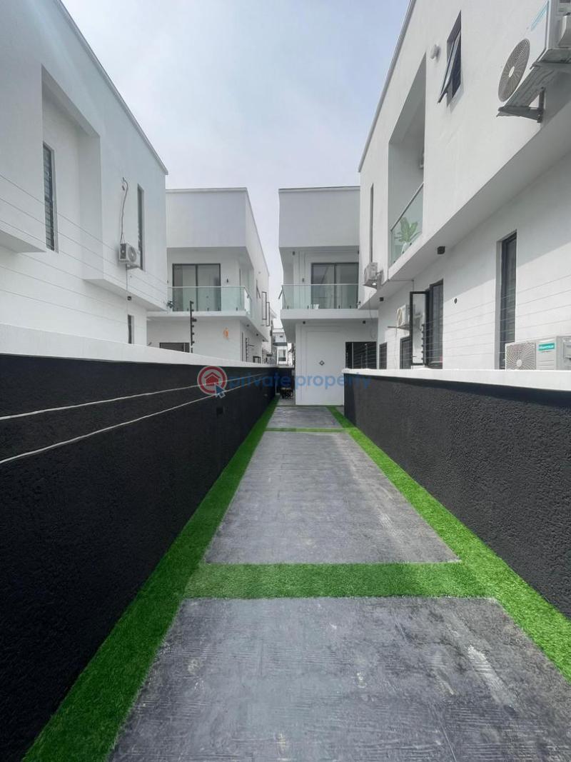 4 bedroom Semi detached Duplex For Sale Chevron, Lekki Chevron Drive Lekki Lagos - 1