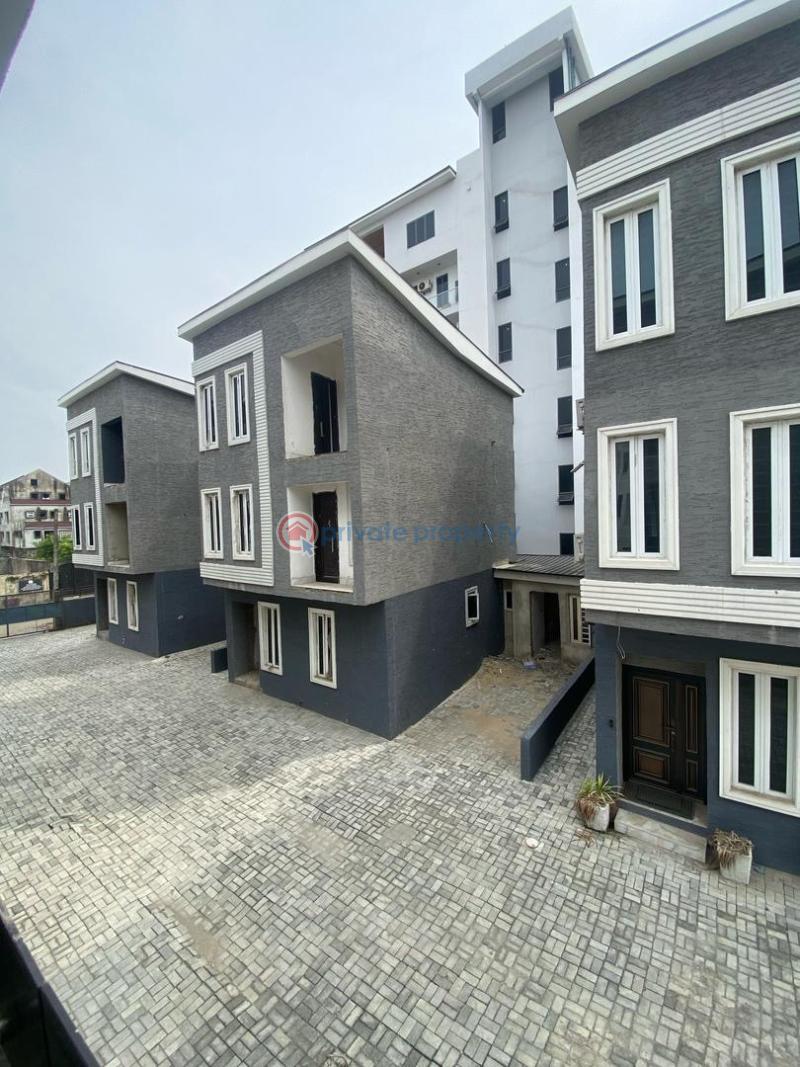 4 bedroom Detached Duplex For Sale Lekki Lagos - 1