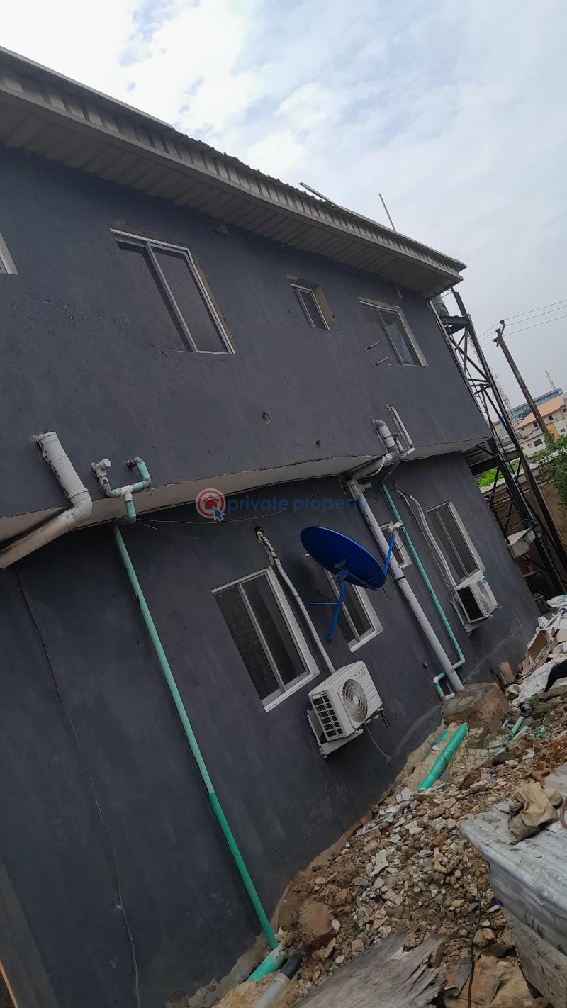 2 bedroom Block Of Flats For Sale Agbaoku Street Off Opibe Allen Opebi Ikeja Lagos - 3
