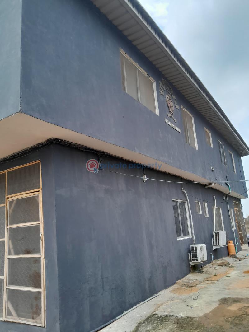 2 bedroom Block Of Flats For Sale Agbaoku Street Off Opibe Allen Opebi Ikeja Lagos - 4