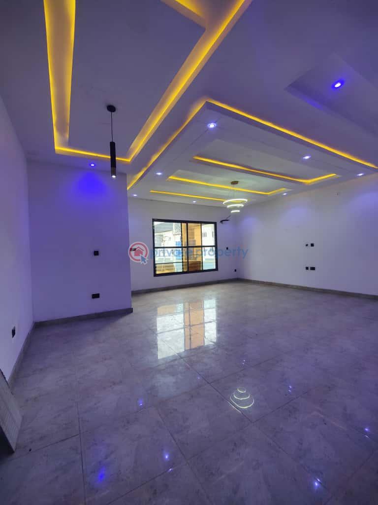 4 en-suite bedrooms terrace with walk-in closet - 19 4 bedroom Semi detached Duplex For Sale Ikate Lekki Ajah Lagos - 19