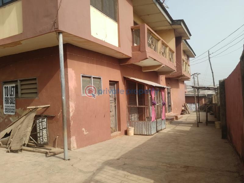 3 bedroom Block Of Flats For Sale Iyalan Church Junction Along Iwo Road Ibadan Oyo - 7
